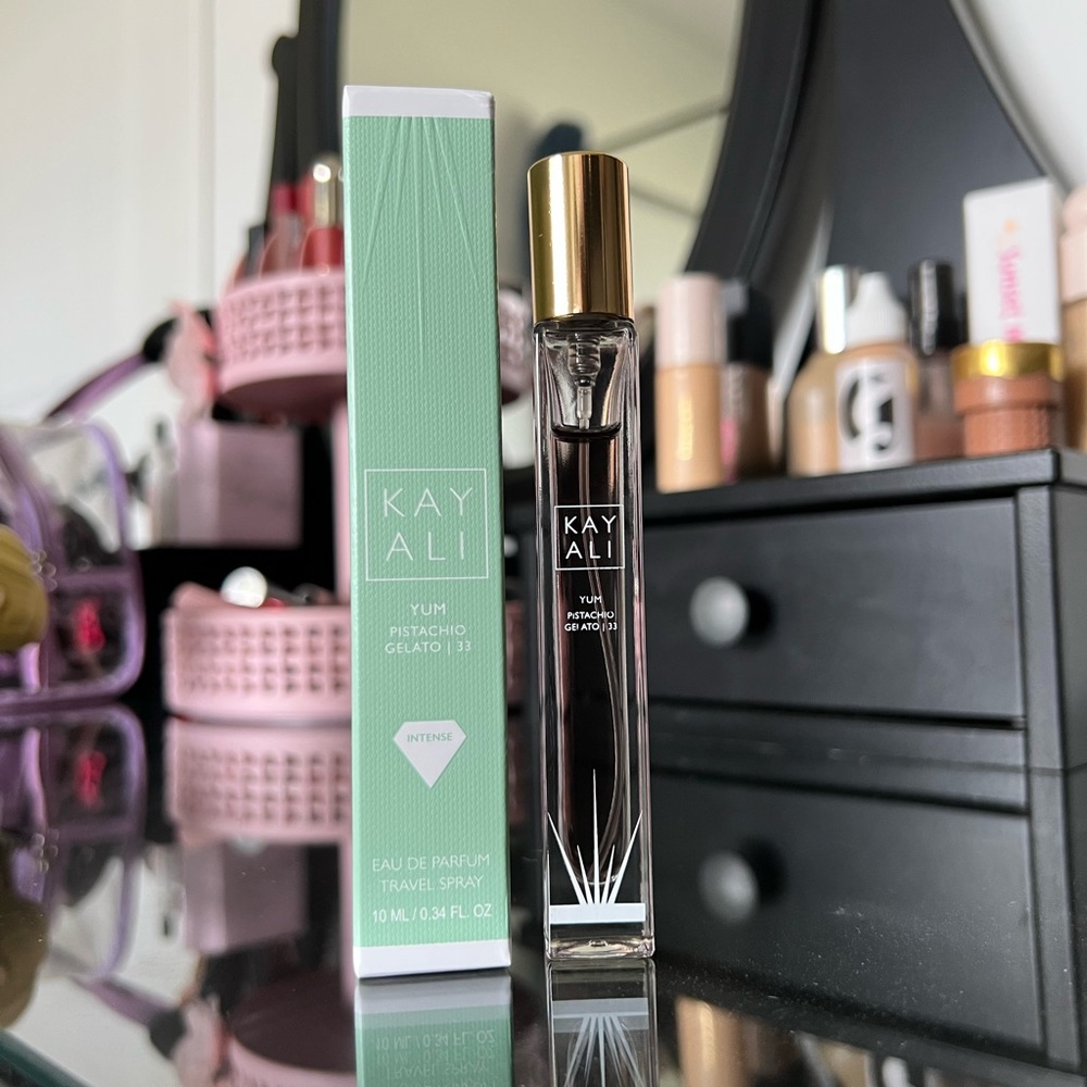 Kayali Yum Pistachio Gelalto 33 Intense Travel Spray